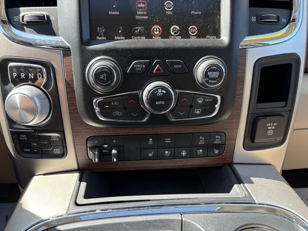2017 RAM 1500 Laramie Crew Cab 4x4 5'7" Box