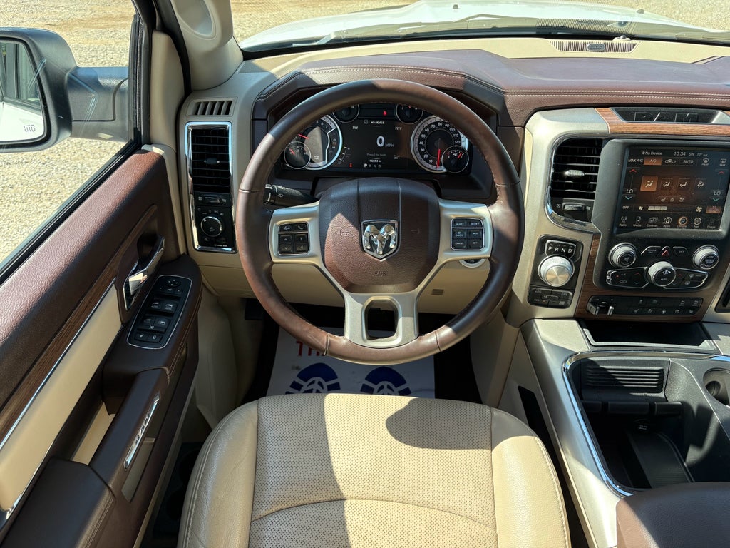 2017 RAM 1500 Laramie Crew Cab 4x4 5'7" Box