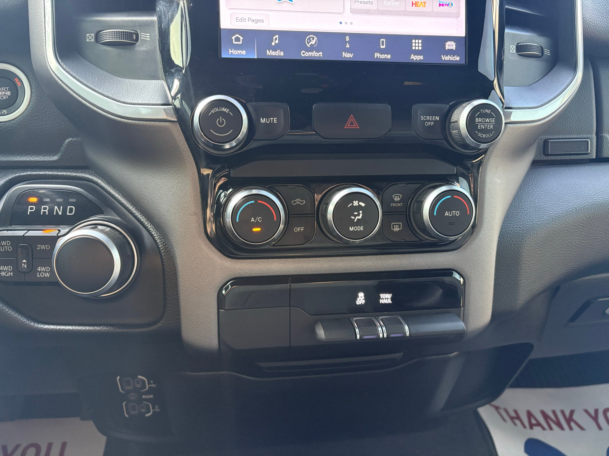 2022 RAM 1500 Big Horn Crew Cab 4x4 5'7" Box