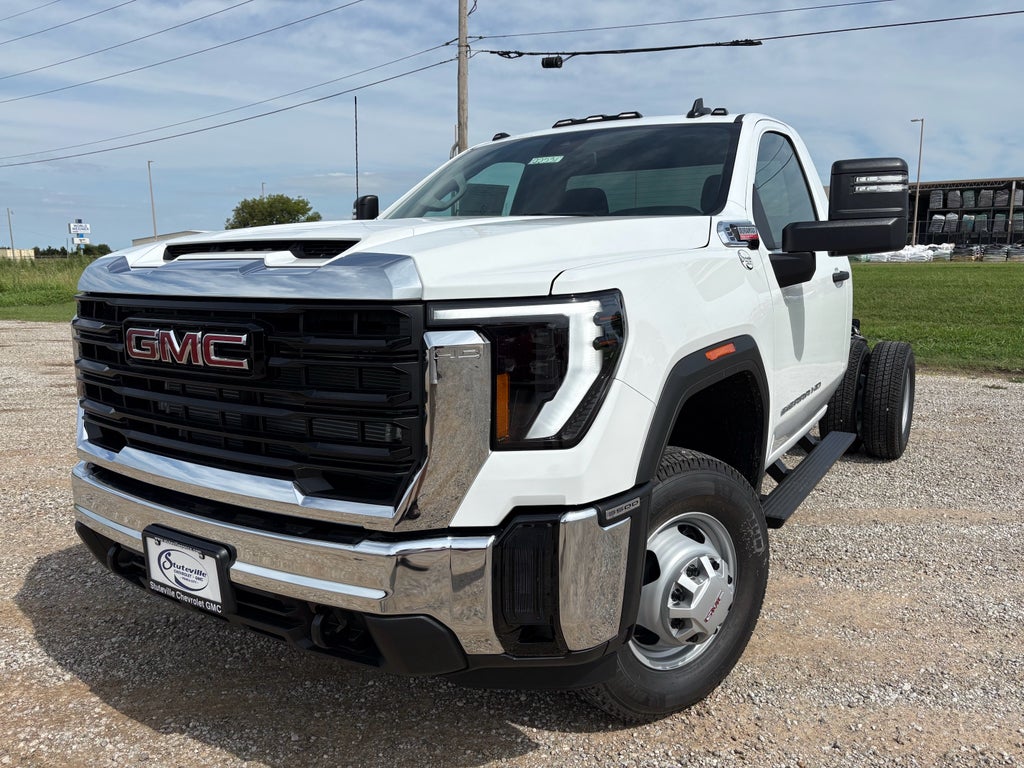 2026 GMC Sierra 3500 HD Chassis Cab Pro