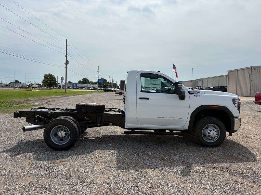 2026 GMC Sierra 3500 HD Chassis Cab Pro