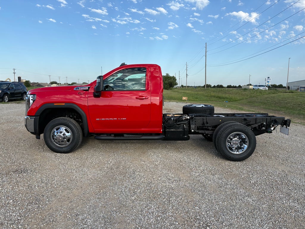 2026 GMC Sierra 3500 HD Chassis Cab SLE