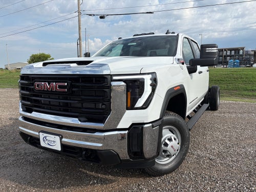2026 GMC Sierra 3500 HD Chassis Cab Pro