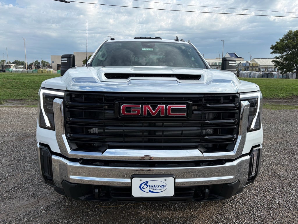 2026 GMC Sierra 3500 HD Chassis Cab Pro