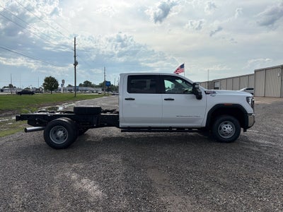 2026 GMC Sierra 3500 HD Chassis Cab Pro