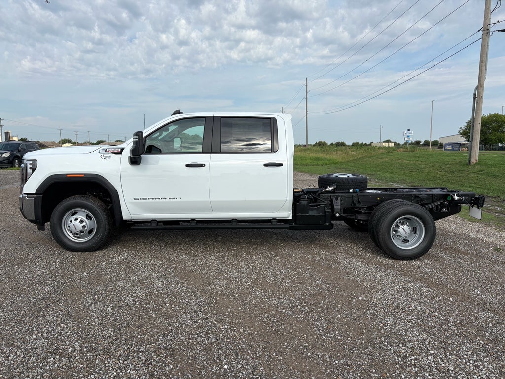2026 GMC Sierra 3500 HD Chassis Cab Pro
