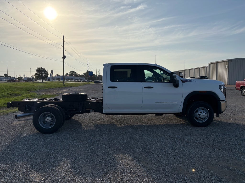 2026 GMC Sierra 3500 HD Chassis Cab Pro