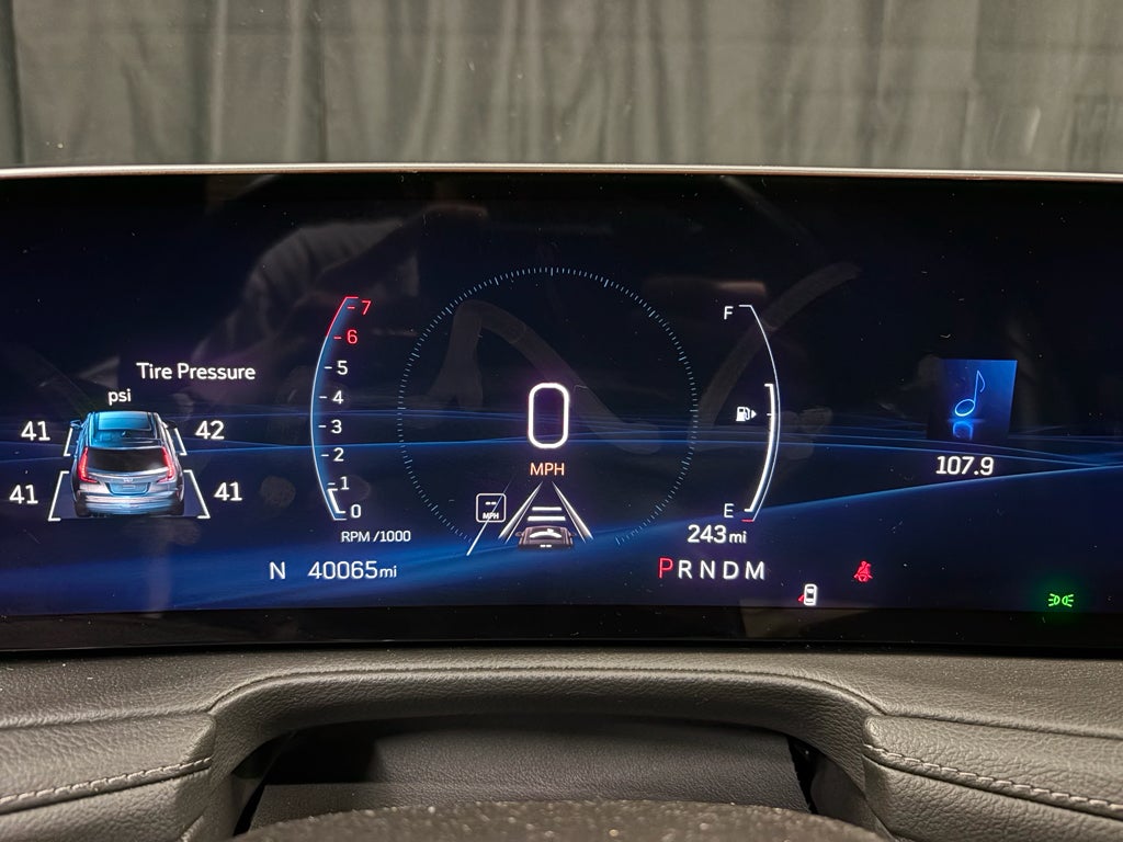 2025 Cadillac XT4 Premium Luxury