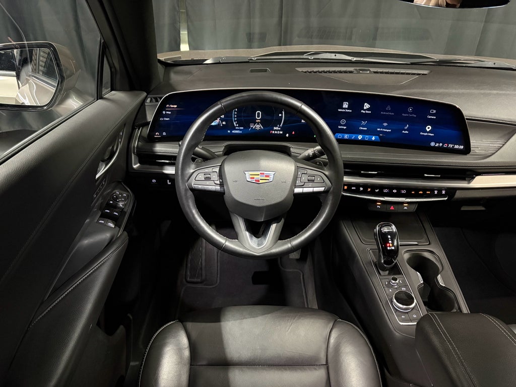 2025 Cadillac XT4 Premium Luxury
