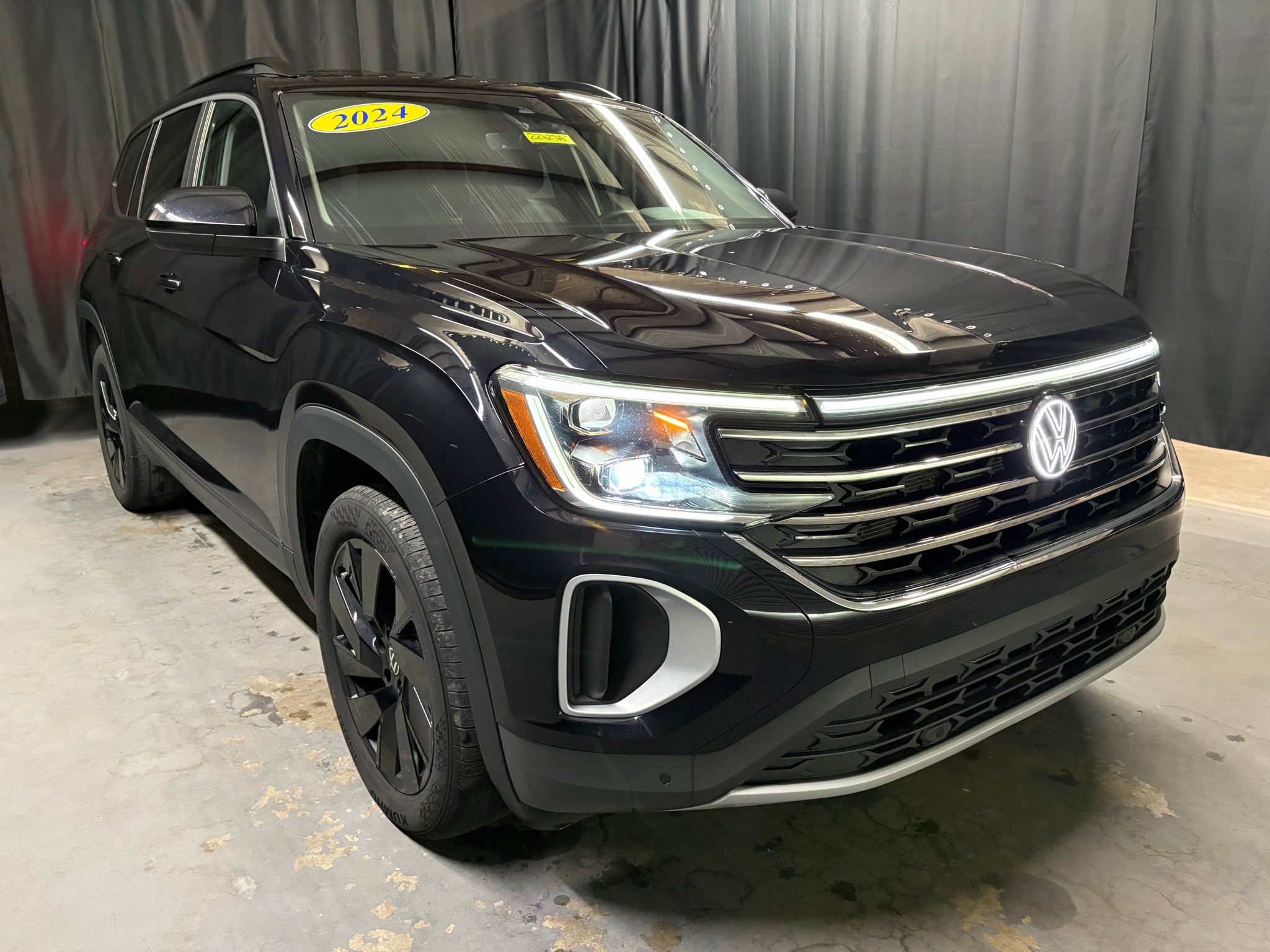 2024 Volkswagen Atlas 2.0T SE w/Technology