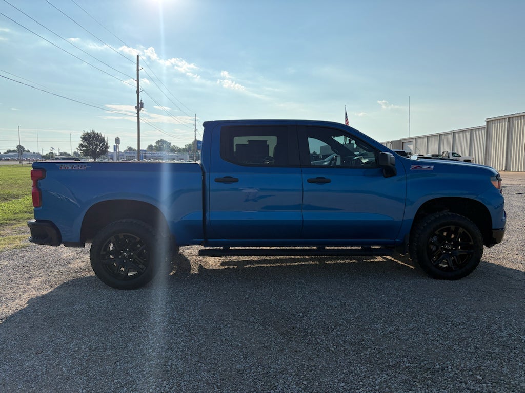 2023 Chevrolet Silverado 1500 Custom Trail Boss